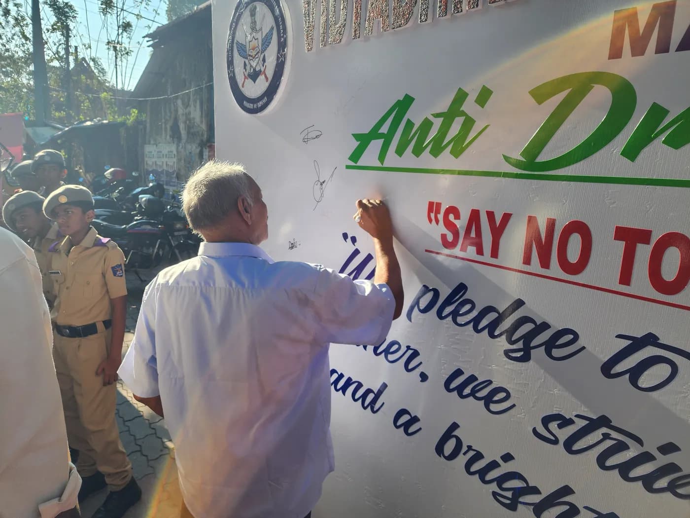 Anti Drugs Campaign — Vidyadhiraja Vidyapeetom Sainik School