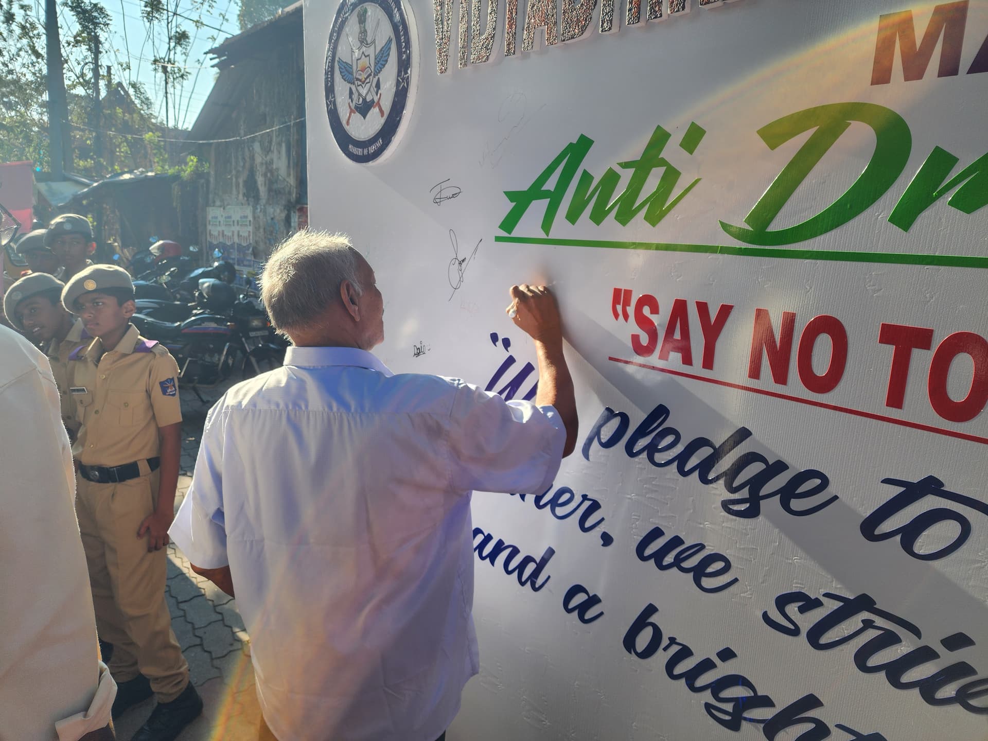Anti Drugs Campaign — Vidyadhiraja Vidyapeetom Sainik School